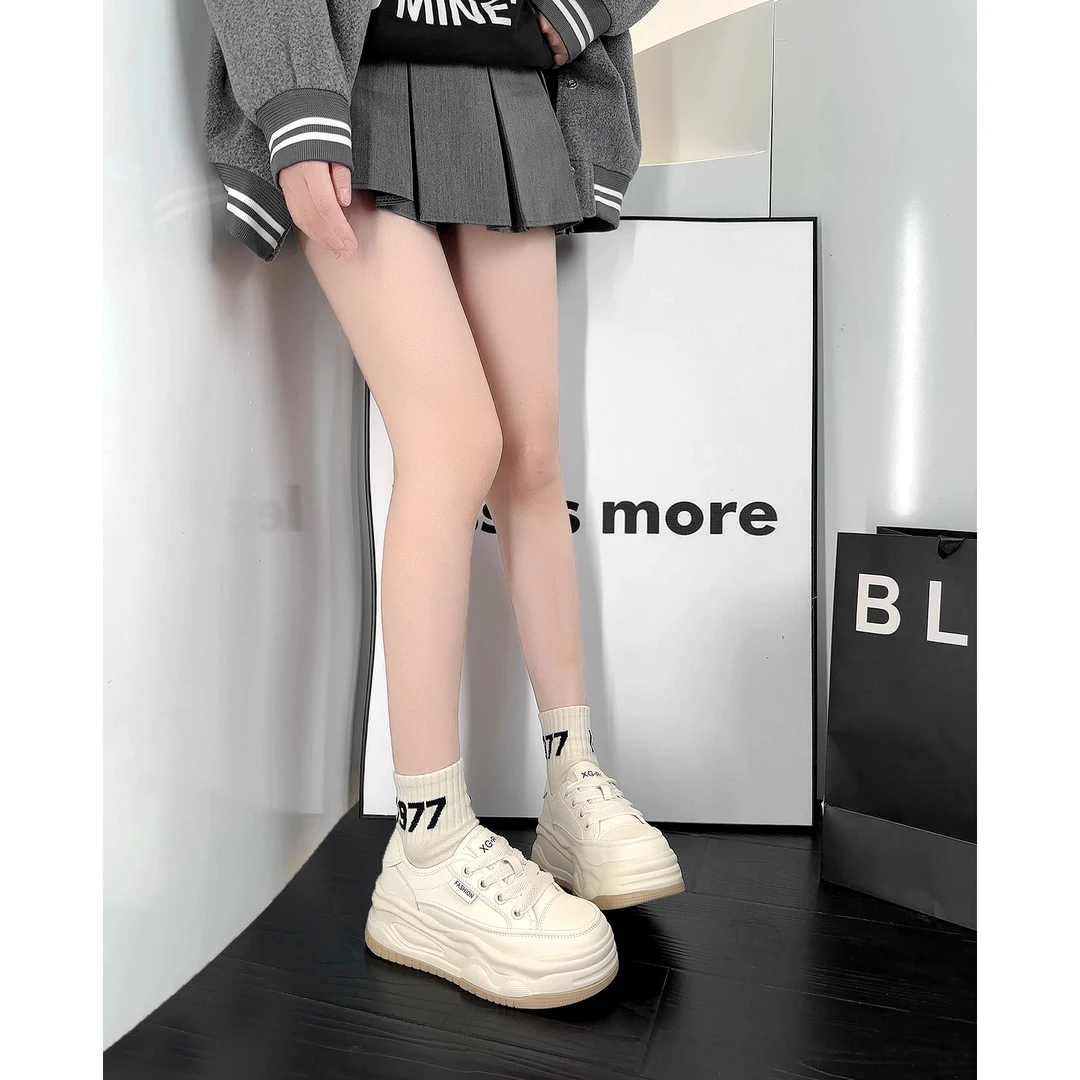 8265 021 2024新款网红百搭厚底板鞋时尚学院风系带真皮休闲鞋