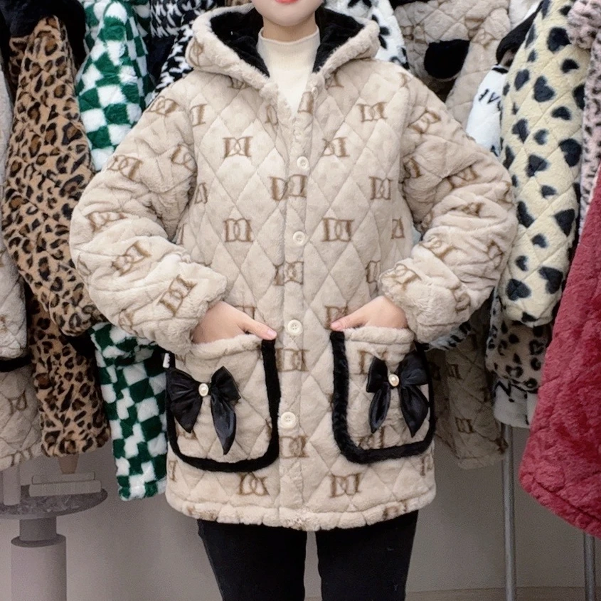 2025短款新款连帽加绒加厚女款时尚保暖宽松外穿家居服三层夹棉