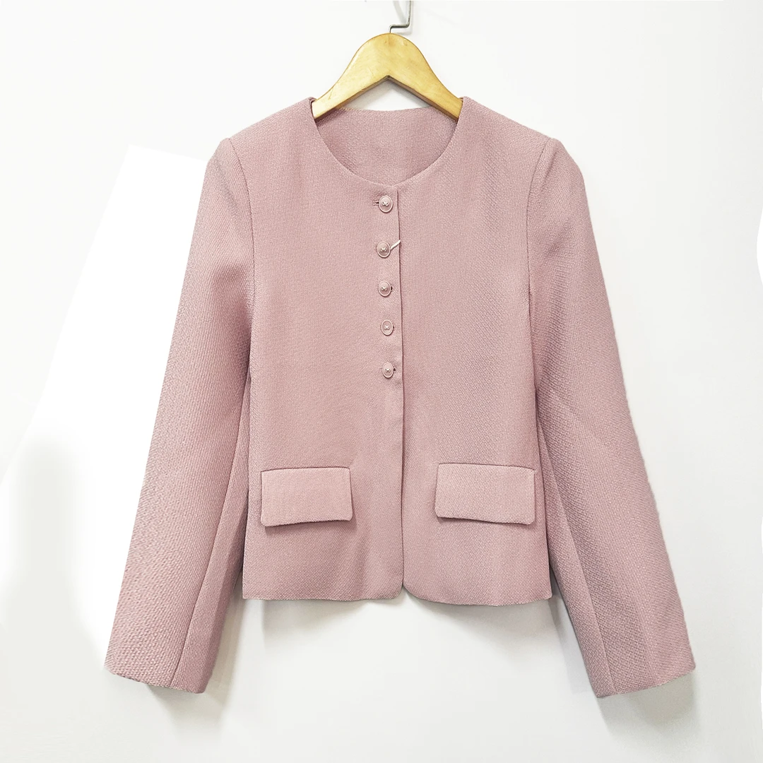 金秋新品 女士秋冬短款外套圆领厚肩外衣G917