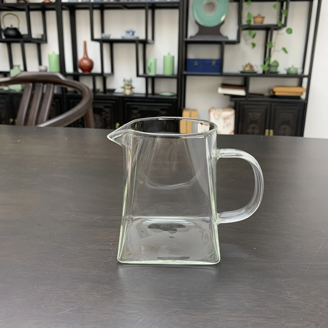 四方底玻璃公道杯