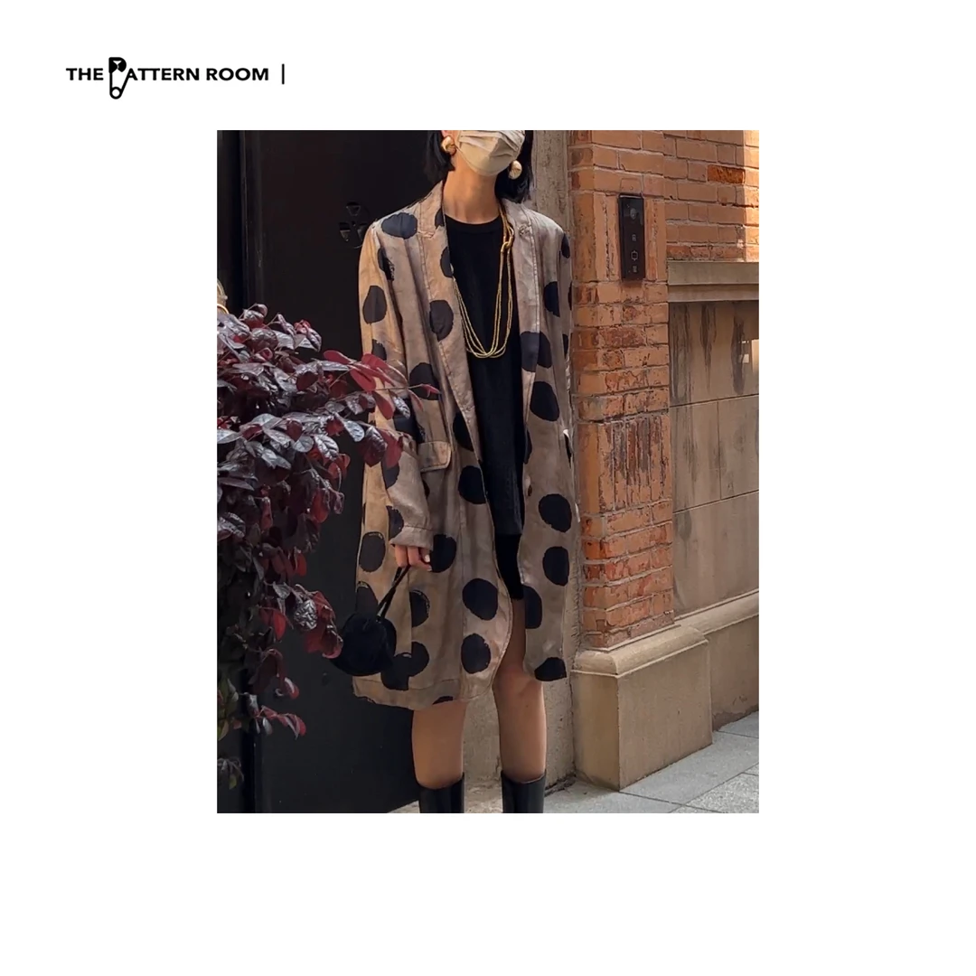 The pattern room | 暗黑风手绘波点长西装