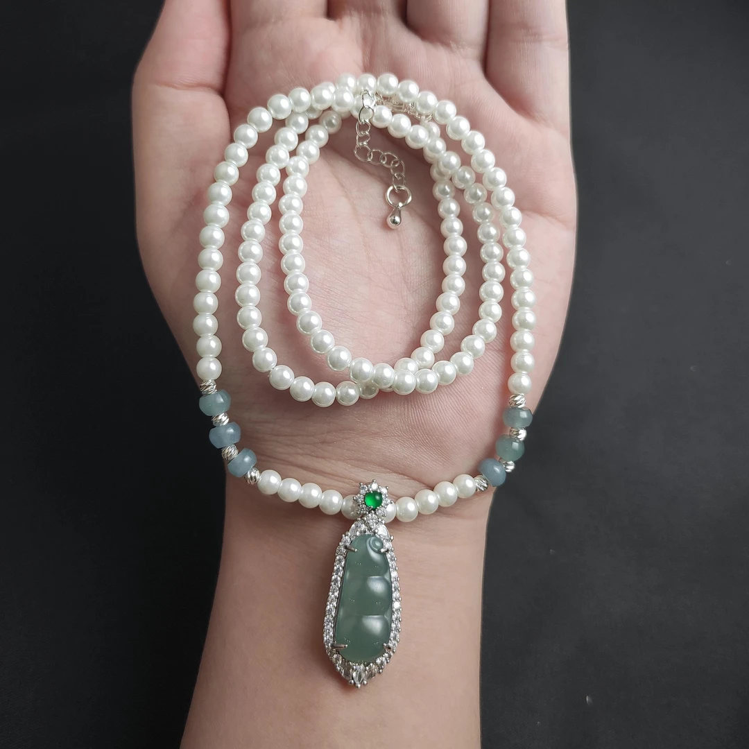 翡翠福豆吊坠A28-64赠链礼盒(多样性发)