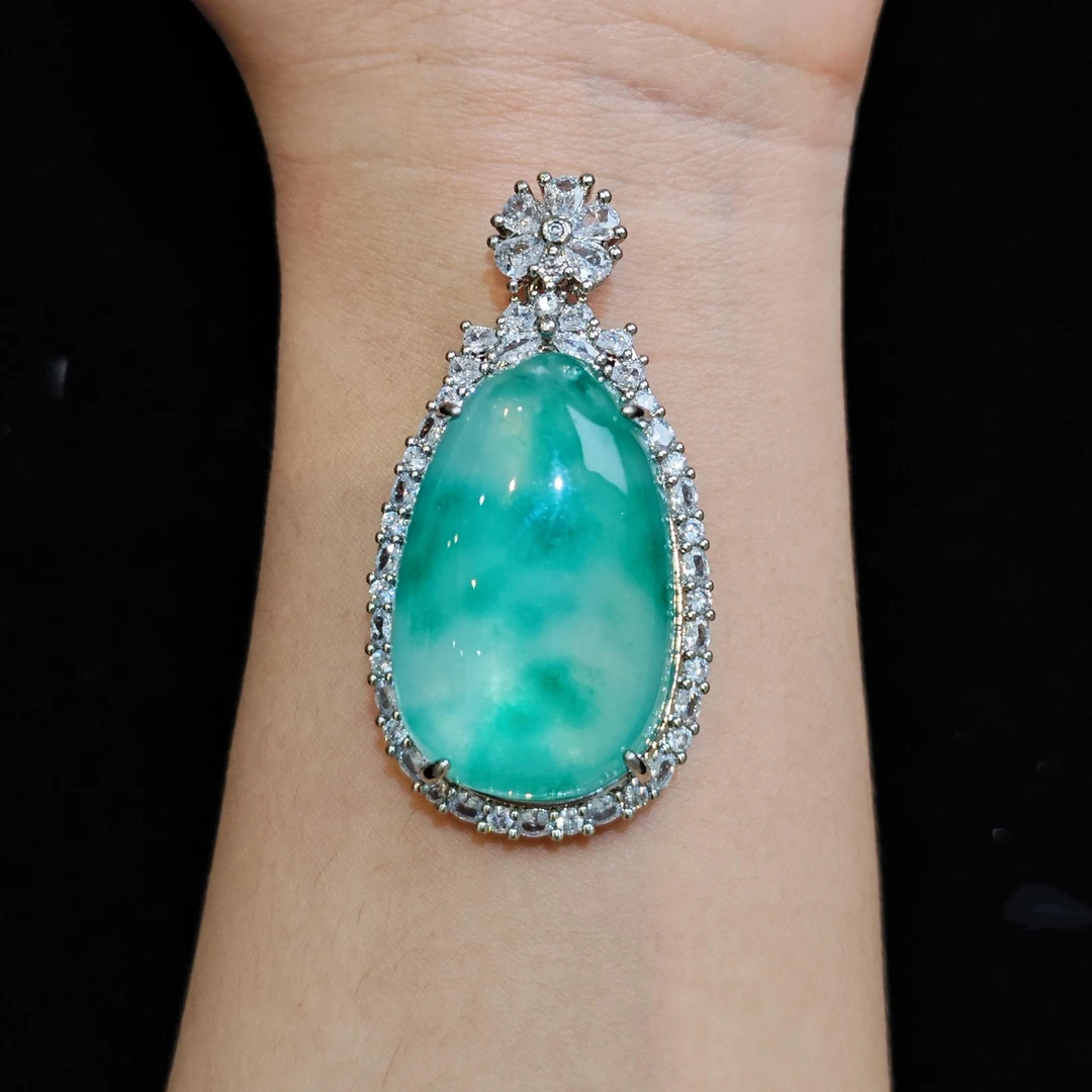 冰飘独龙玉水滴吊坠E09-05赠链礼盒(多样性发)