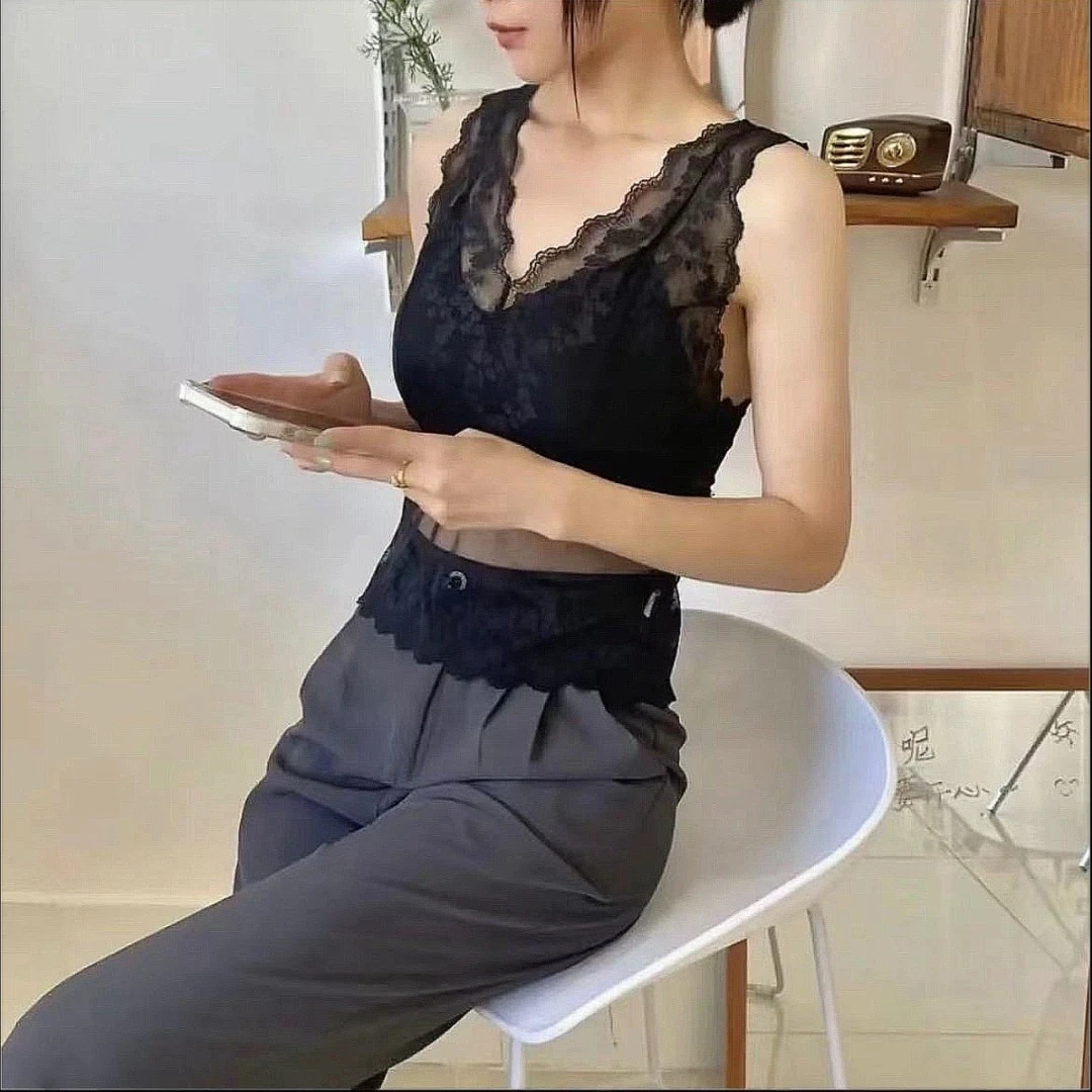 2213新款洋气时尚蕾丝自带内垫性感打底百搭修身加绒小背心美背女