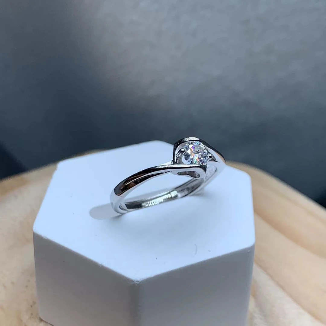 925银戒指 【云上叙】19 T59818-S925银莫桑钻戒指0.5ct-4mm（小宝）
