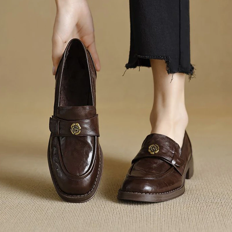 羊皮4cm山茶花金属扣加绒深口乐福鞋女中跟粗跟百搭复古保暖单鞋