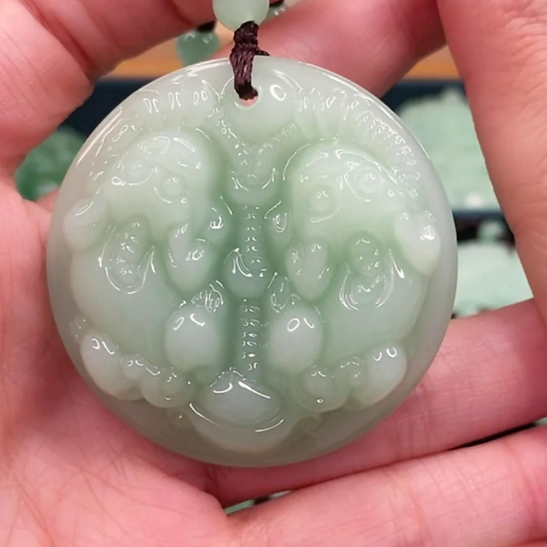 2.浅绿子母双貔貅吊坠经典百搭款