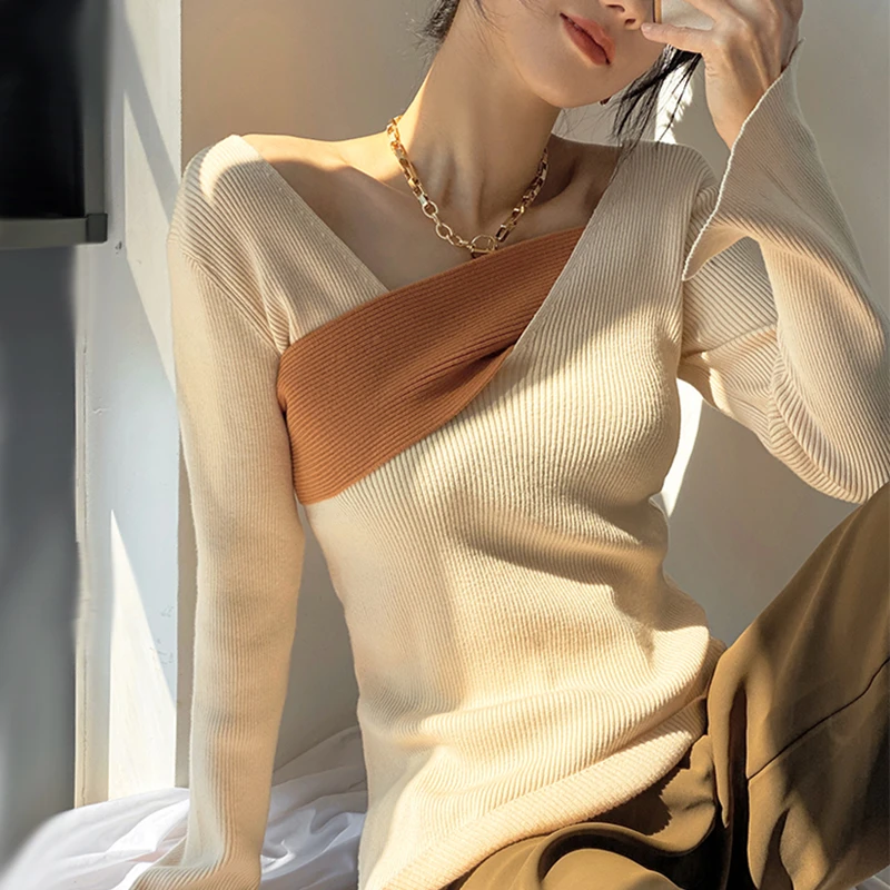 早秋上衣新款交叉V领复古毛衣女内搭交叉撞色修身显瘦打底针织衫