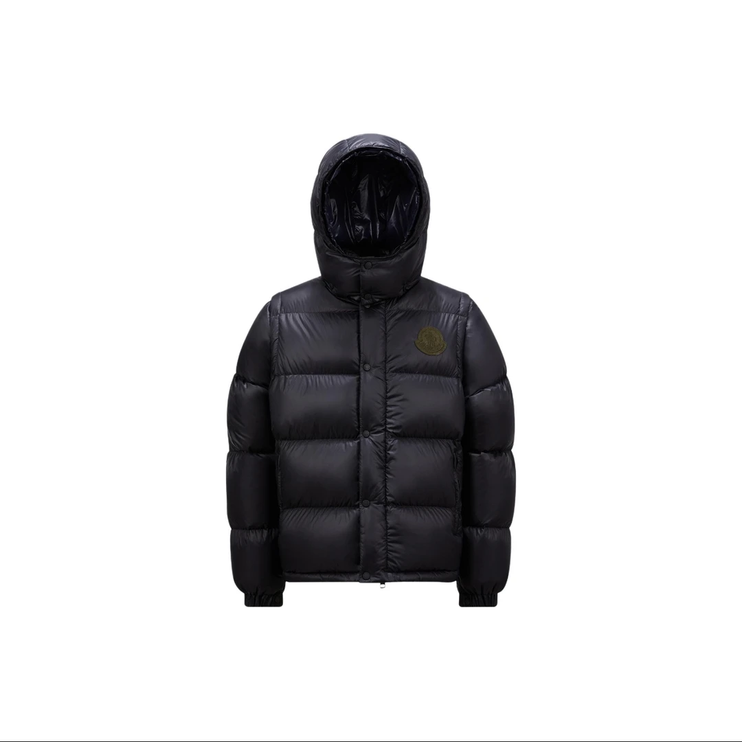 全新未使用 MONCLER 盟可睐蒙口 徽标形连帽短款羽绒服男款深蓝色