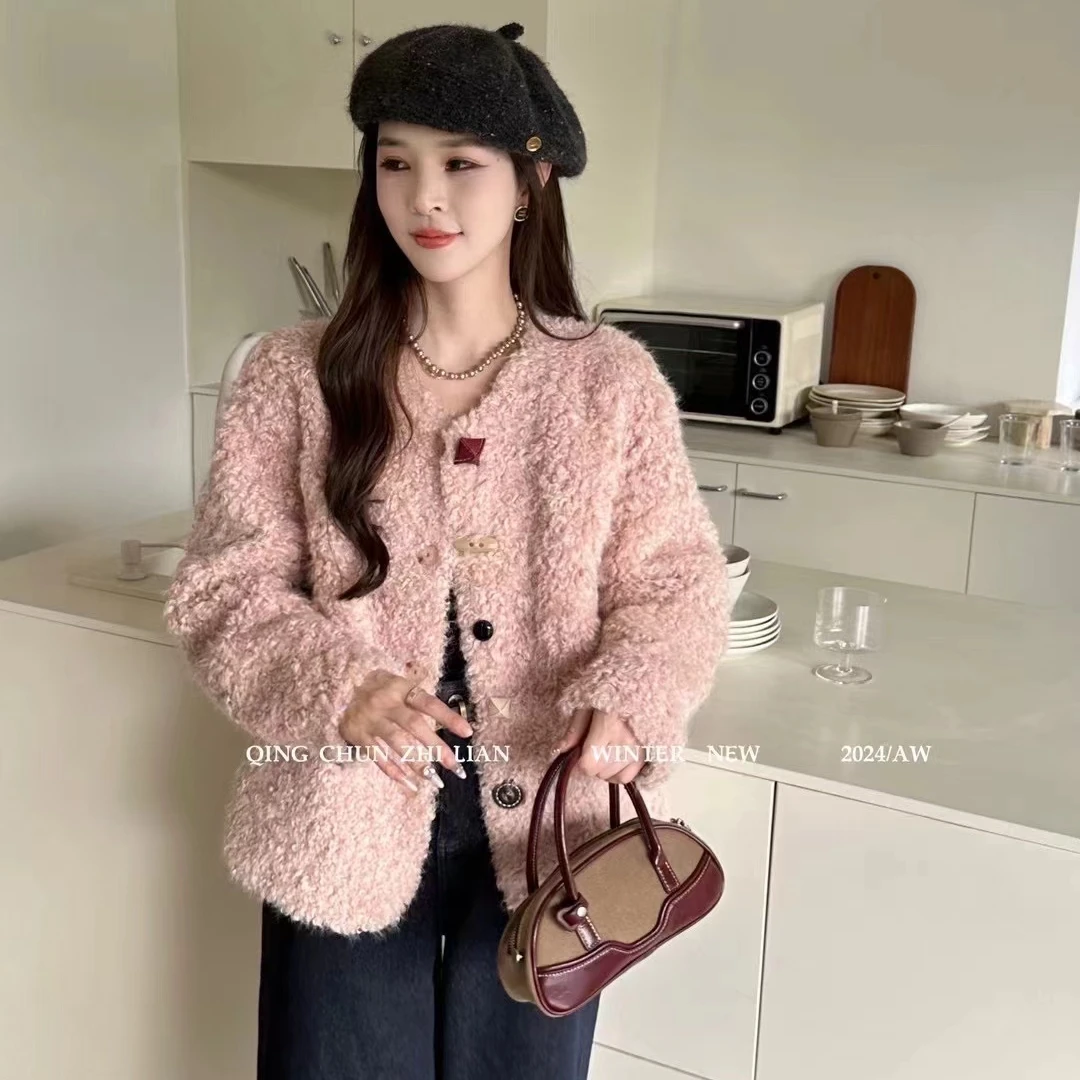 2024冬季新款小香风皮毛一体彩扣外套女减龄圆领时尚百搭上衣