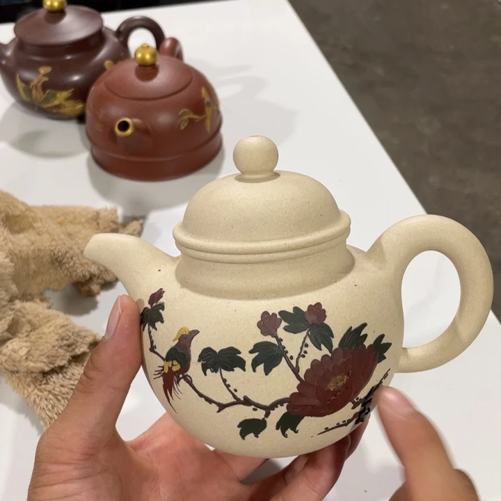 老厂紫砂壶一件。