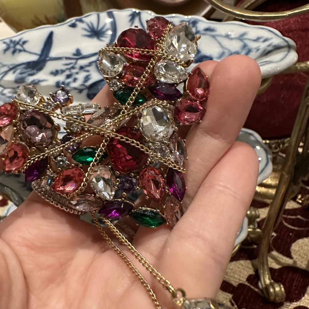 铜合金仿水晶胸针 【8972】周年珍藏英｜经典原标克拉款CrownFrett