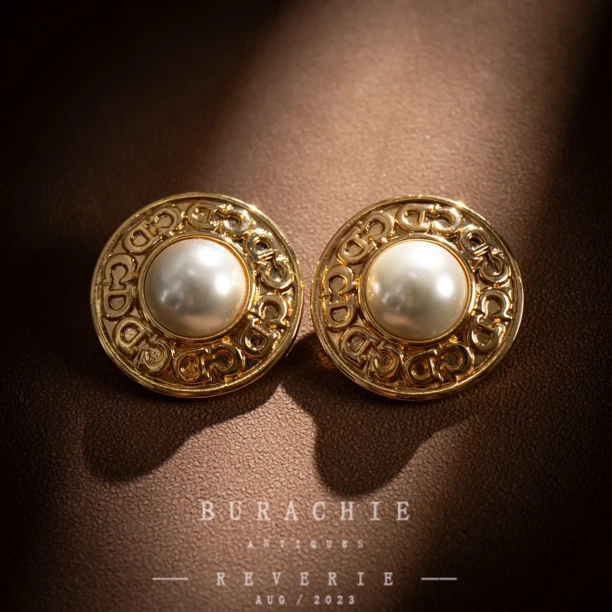 铜合金仿珍珠耳饰 【2175】越看越温柔法|1960 巴黎   金色锤纹耳钉