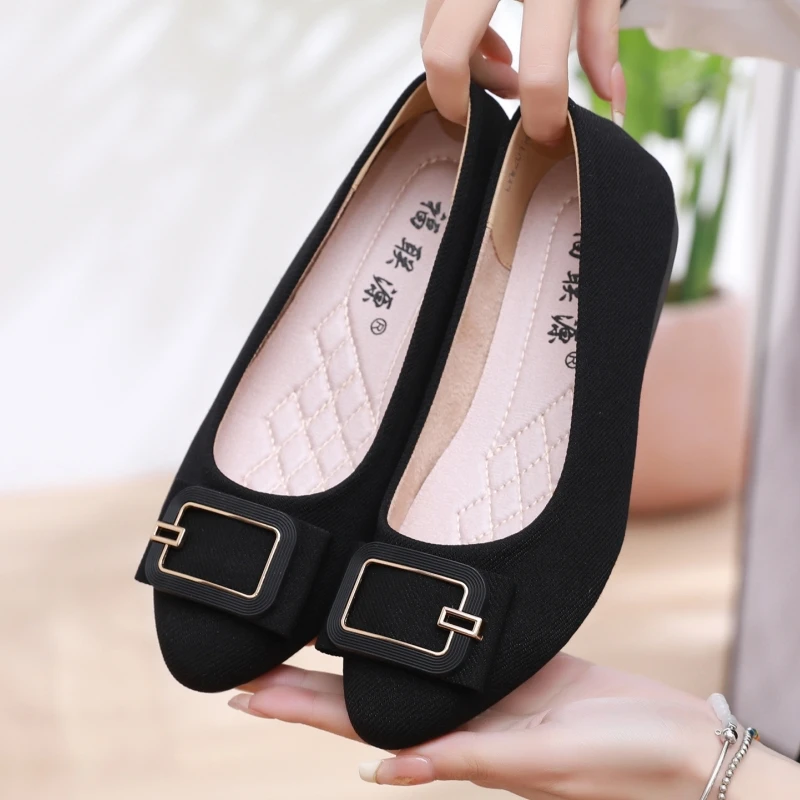 平底单鞋女2025春夏新款老北京布鞋时尚低跟软底妈妈鞋防滑工作鞋