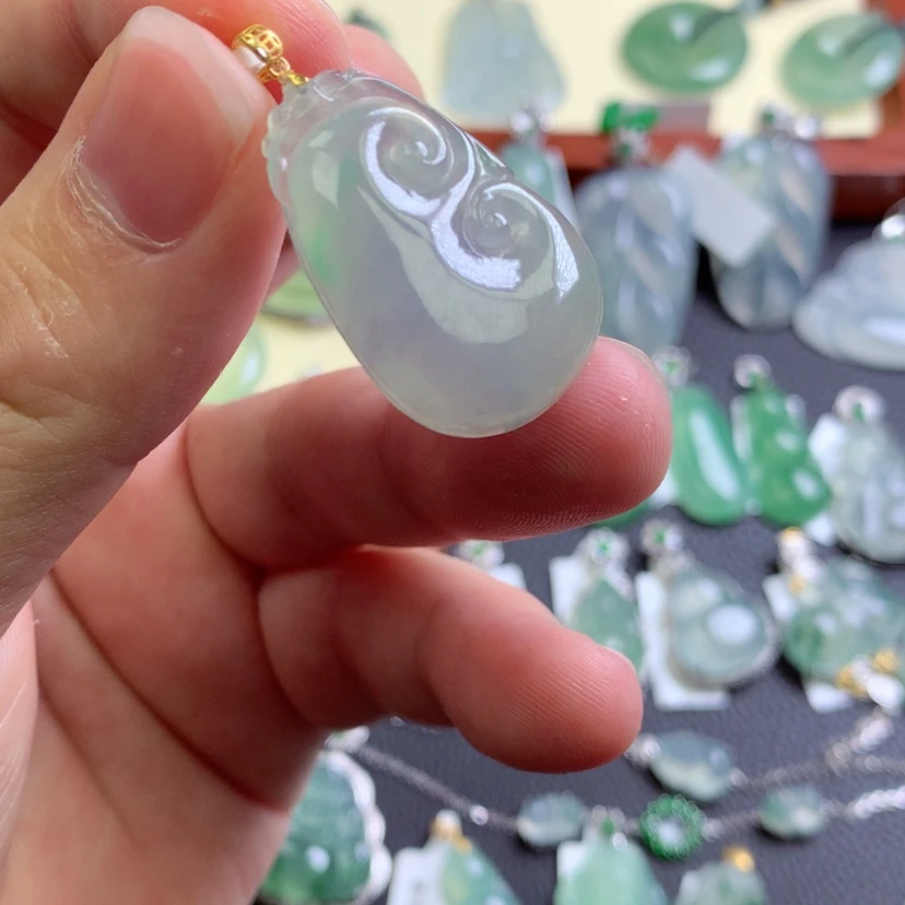 【闪购商品】翡翠颈饰18K金镶嵌