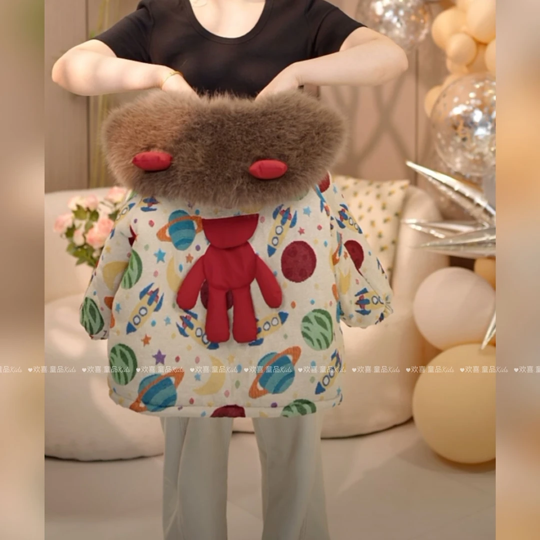 女童秋冬外套2024新款儿童洋气女孩秋冬加绒加厚加绒后背小熊上衣