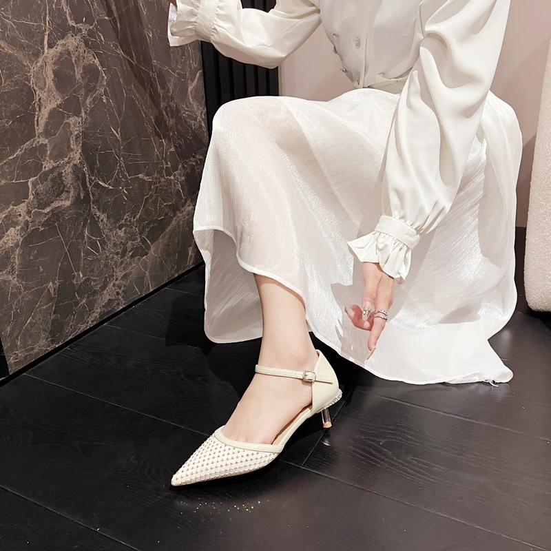 BaiLing/百翎秋季女鞋气质单鞋细跟尖头水钻中空一字带时尚女鞋子