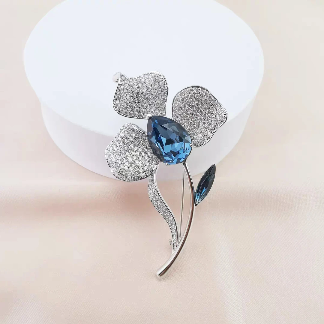 【米拉推荐】ML01149-水晶兰花领针