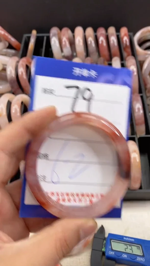 【闪购商品】石英质玉手镯未镶嵌79