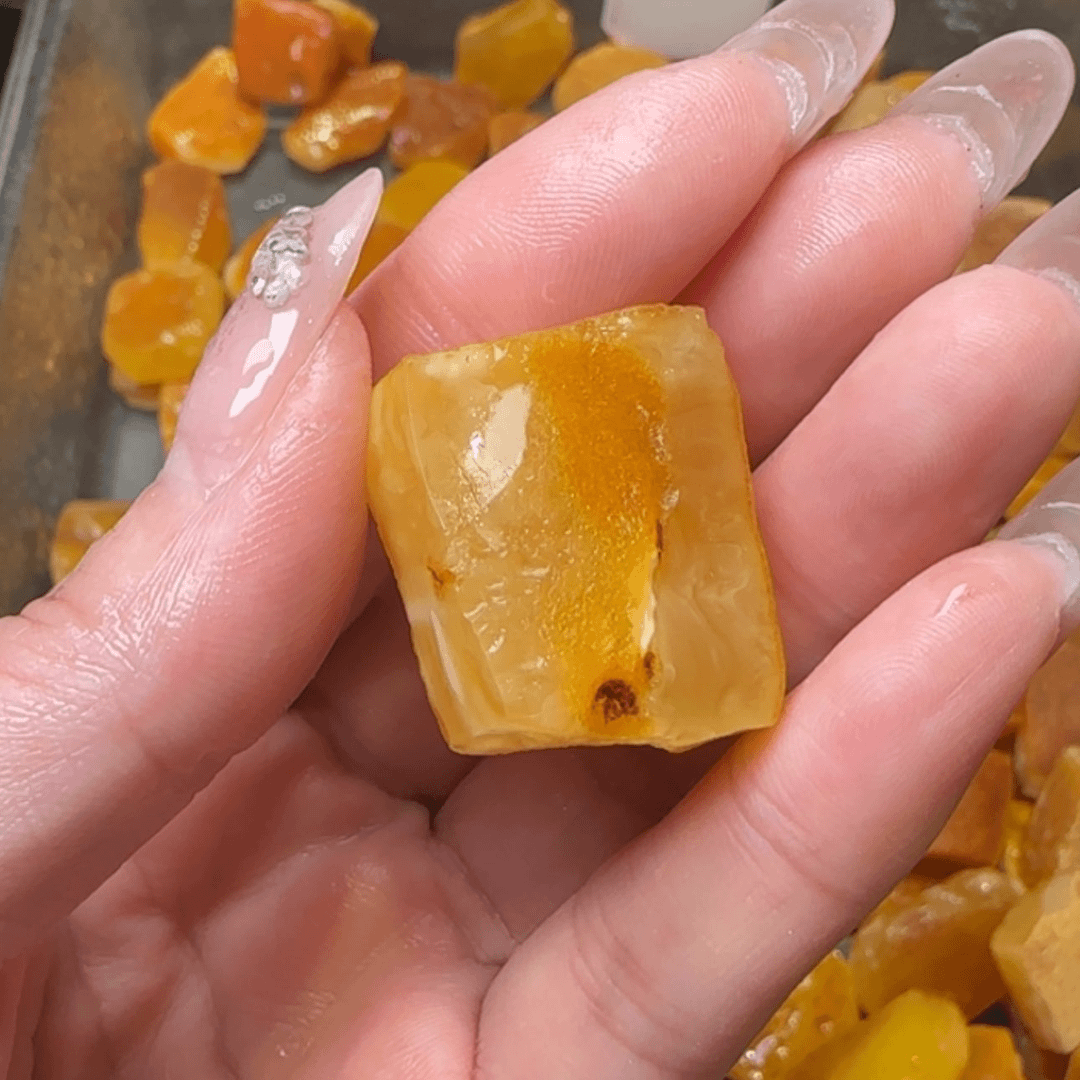 【闪购商品】琥珀裸石未镶嵌赖*