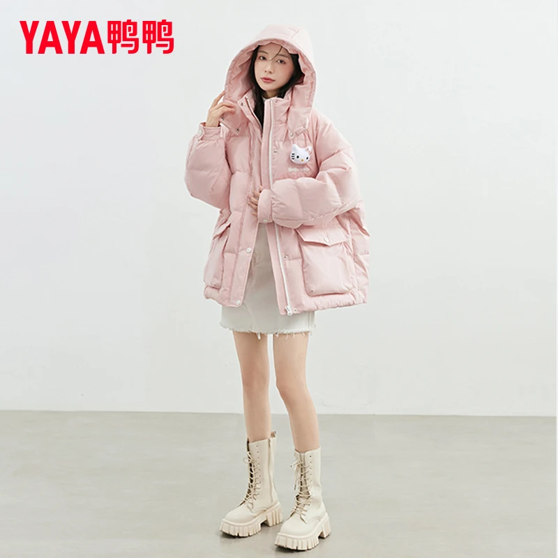 YAYA/鸭鸭HELLO KITTY联名款保暖时尚冬季防风羽绒服YE2B622756A