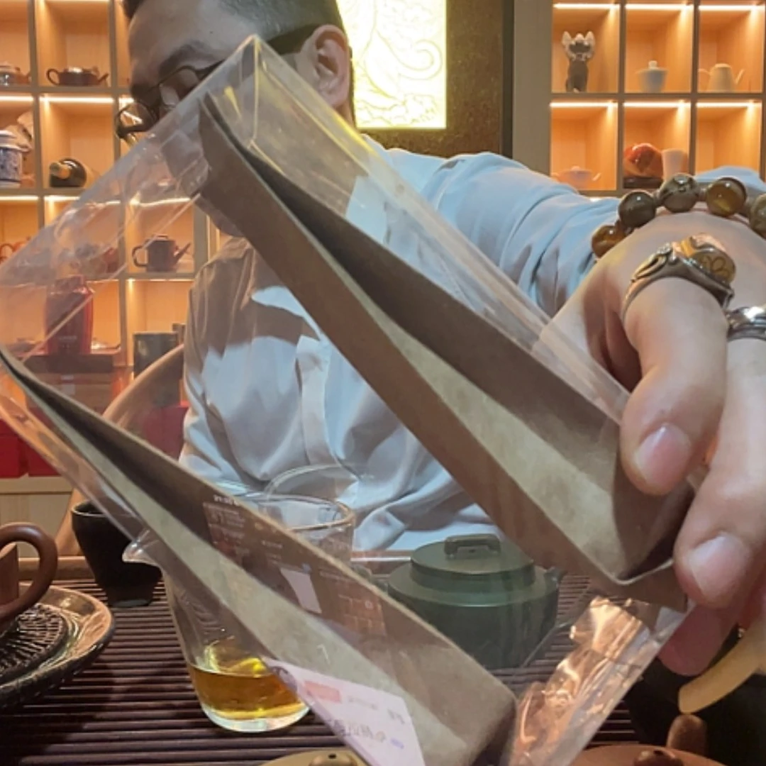 【闪购商品】玻璃茶宠黄****?