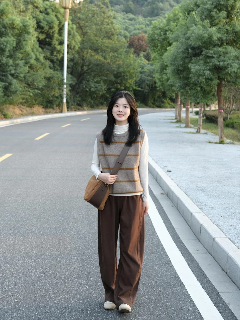 2025秋冬一整套女慵懒风打底衫马甲上衣女搭配休闲裤子显瘦三件套