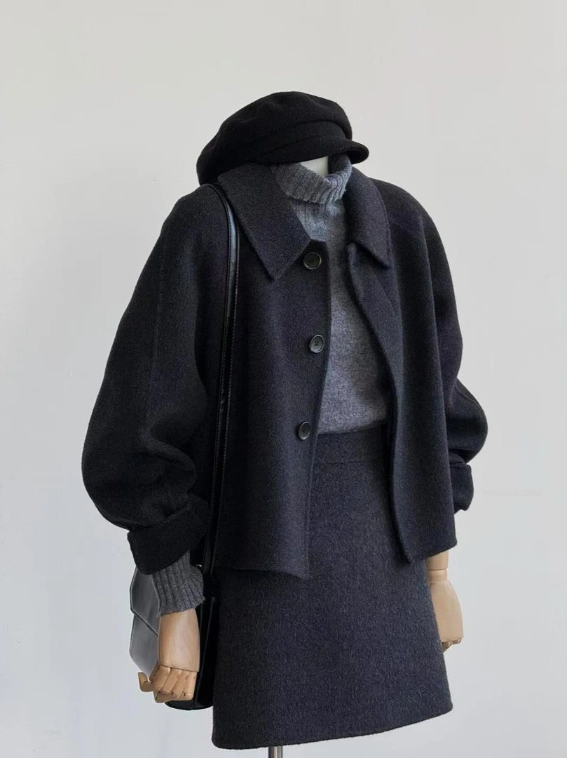 2025秋冬新款韩版搭配呢子外套大衣女搭配高领毛衣短裙保暖三件套