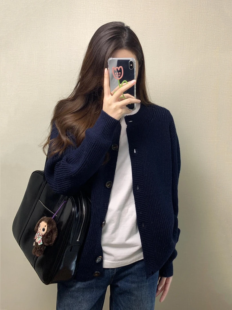 2024秋冬穿搭一整套女高级感藏青色针织开衫上衣牛仔裤显瘦两件套