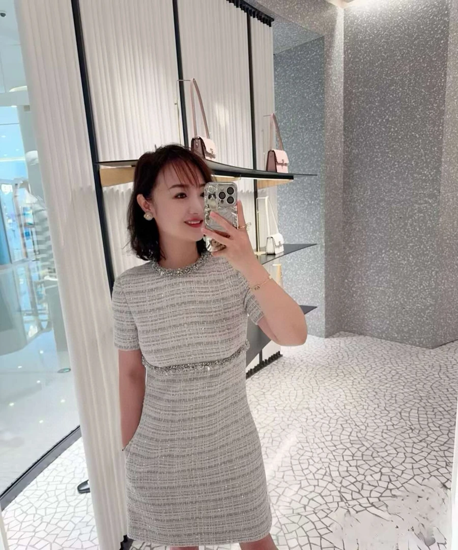 手工钉珠粗呢A字连衣裙