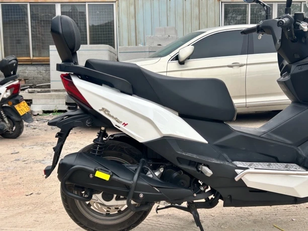 光阳H150一体式铝合金靠背风镜