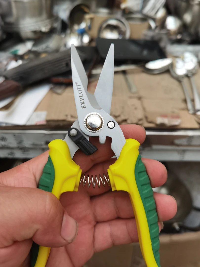 外贸厨房剪家用，不锈钢，，杂款不挑颜色剪刀弹簧剪子工具尖头剪子