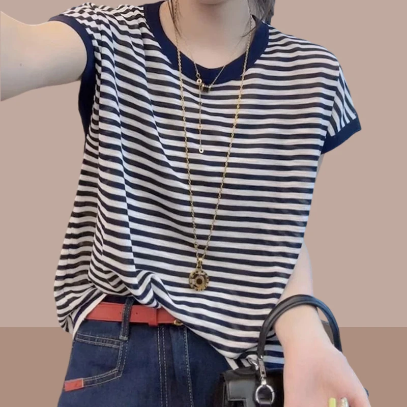 韩系条纹撞色短袖冰丝T恤女2026夏季新款设计感宽松显瘦欧货上衣