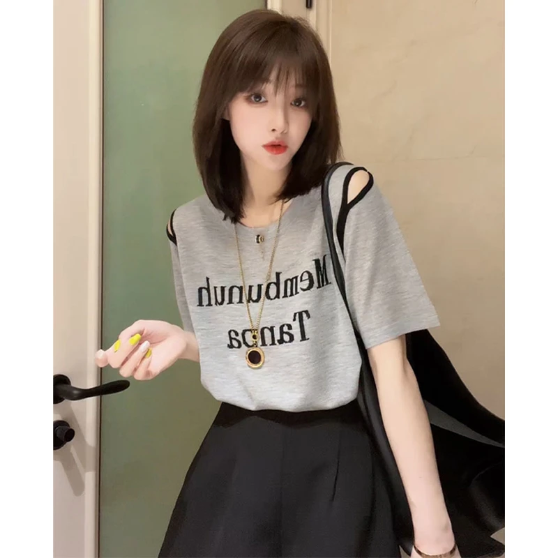 洋气字母印花镂空短袖T恤2025夏季新款露肩流行时尚女装通勤上衣