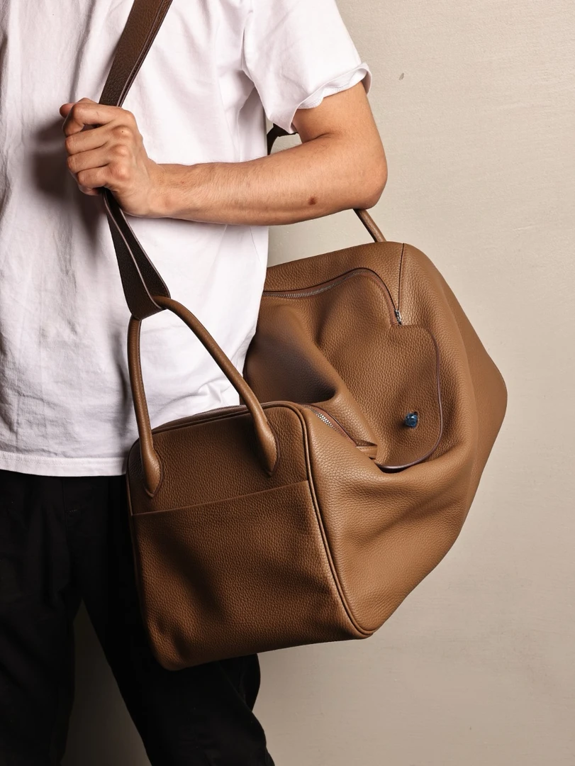 男士时尚休闲真皮旅行包lindy45威马犬色tc健身包