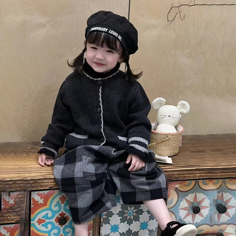 R24487女童套装2024秋冬装纯色洋气针织毛衣开衫时尚格子棉裤童装