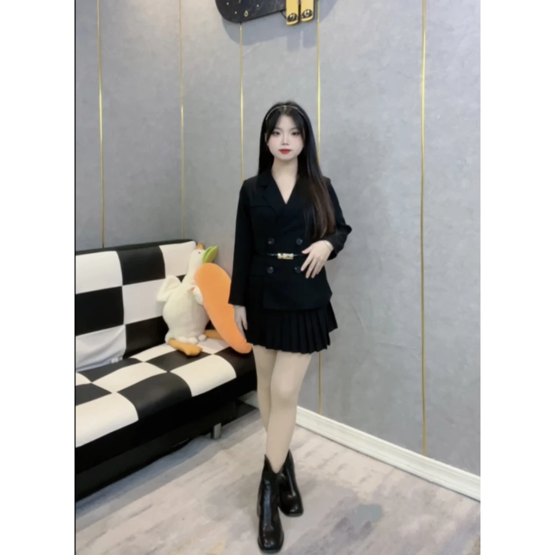 2023秋季新款设计感休闲时尚短款轻奢洋气韩版气质西装百褶裙外套