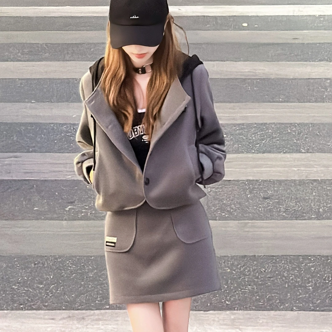 【巴黎街道】灰色棒球服连帽卫衣包臀裙jk制服套装 毛呢外套