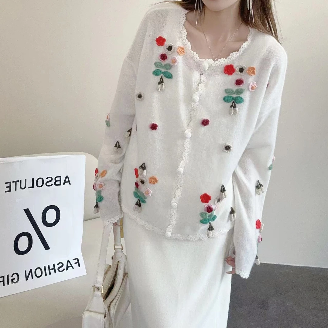 【俩月羊绒】轻奢240265-100羊绒甜美温柔重工手工钩花针织开衫