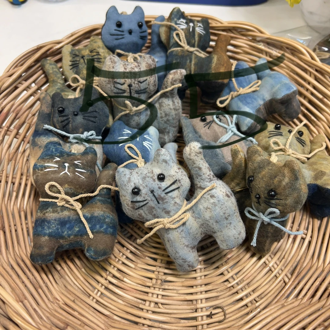 泰国手工制作布艺流苏刺绣清迈夜市猫咪包挂钥匙扣铜铃贝壳ins风