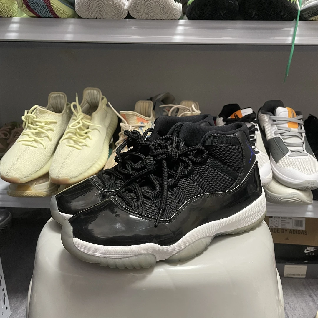 42码/Jordan Aj11漆皮 复刻 空中大灌篮 高帮复古篮球鞋/公价2459
