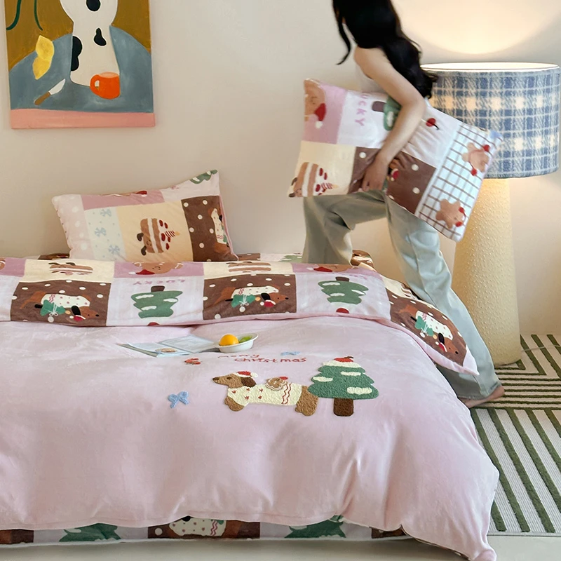 A类毛巾绣可爱卡通圣诞树加厚牛奶绒四件套腊肠狗学生宿舍三件套