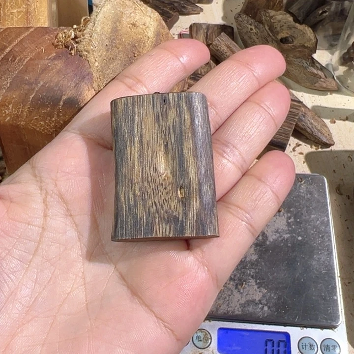 沉香吊坠白棋楠沉香吊坠6.6克