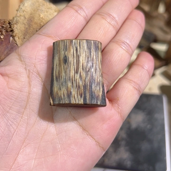 沉香吊坠棋楠沉香虎斑棋吊坠7.7克