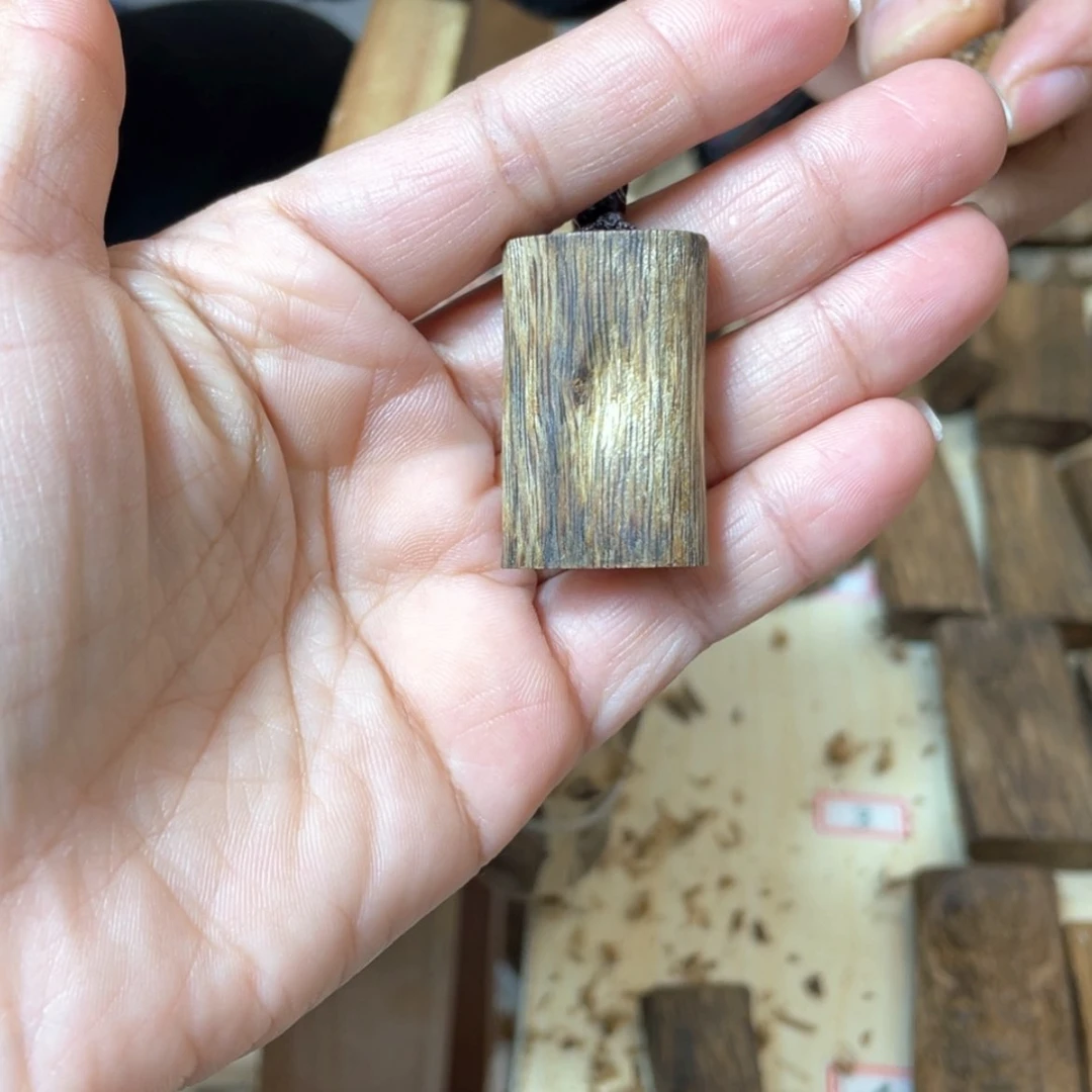 【闪购商品】沉香吊坠白棋楠吊坠3.9克