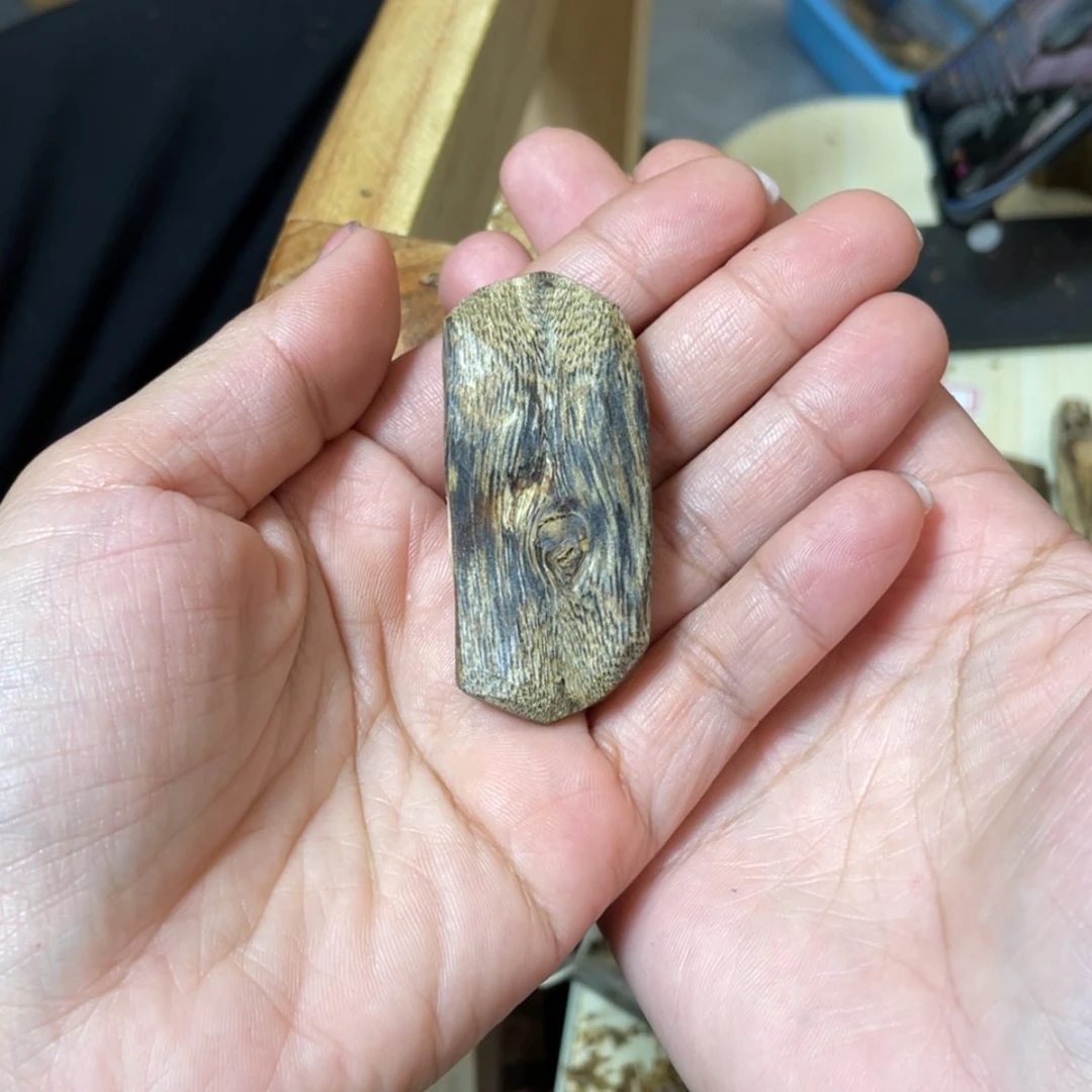【闪购商品】沉香吊坠用****6绿棋楠素牌7.4克