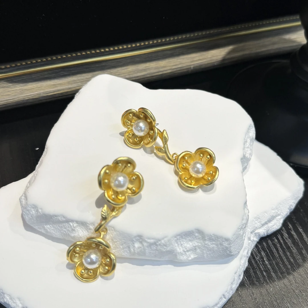 铜合金耳饰 高级轻奢感时尚百搭显高级花朵珠珠耳环1653