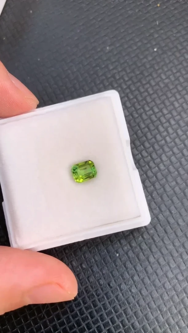 【闪购商品】碧玺裸石未镶嵌天然绿色碧玺1.25ct