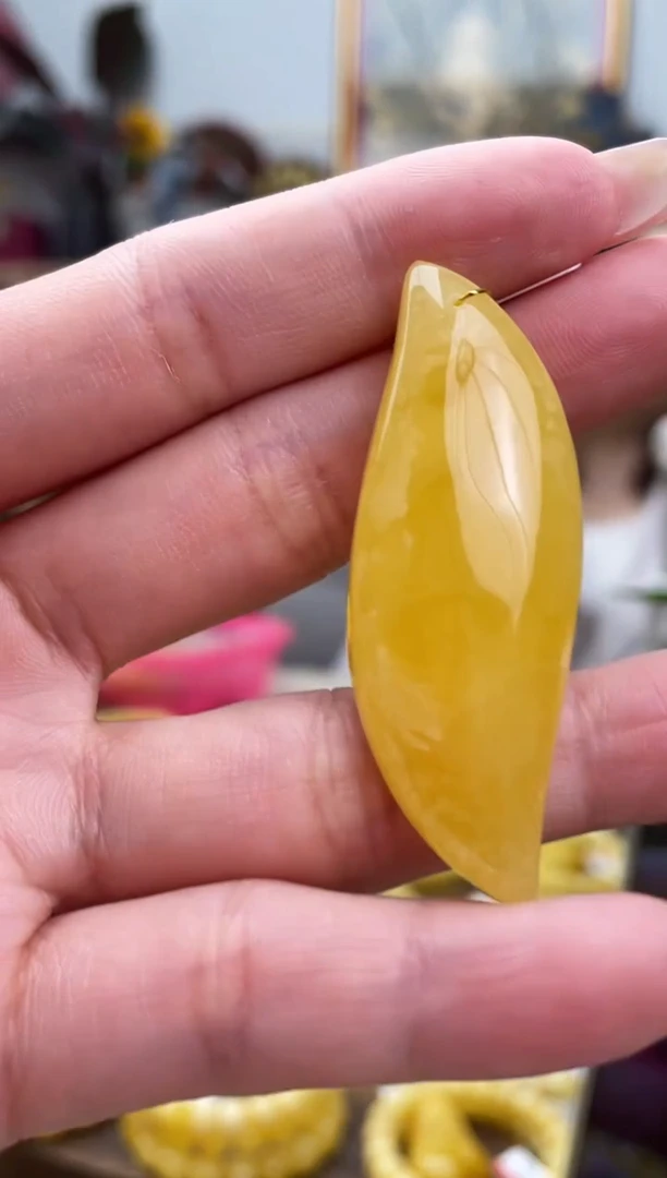 【闪购商品】琥珀裸石未镶嵌蜜蜡吊坠发一件