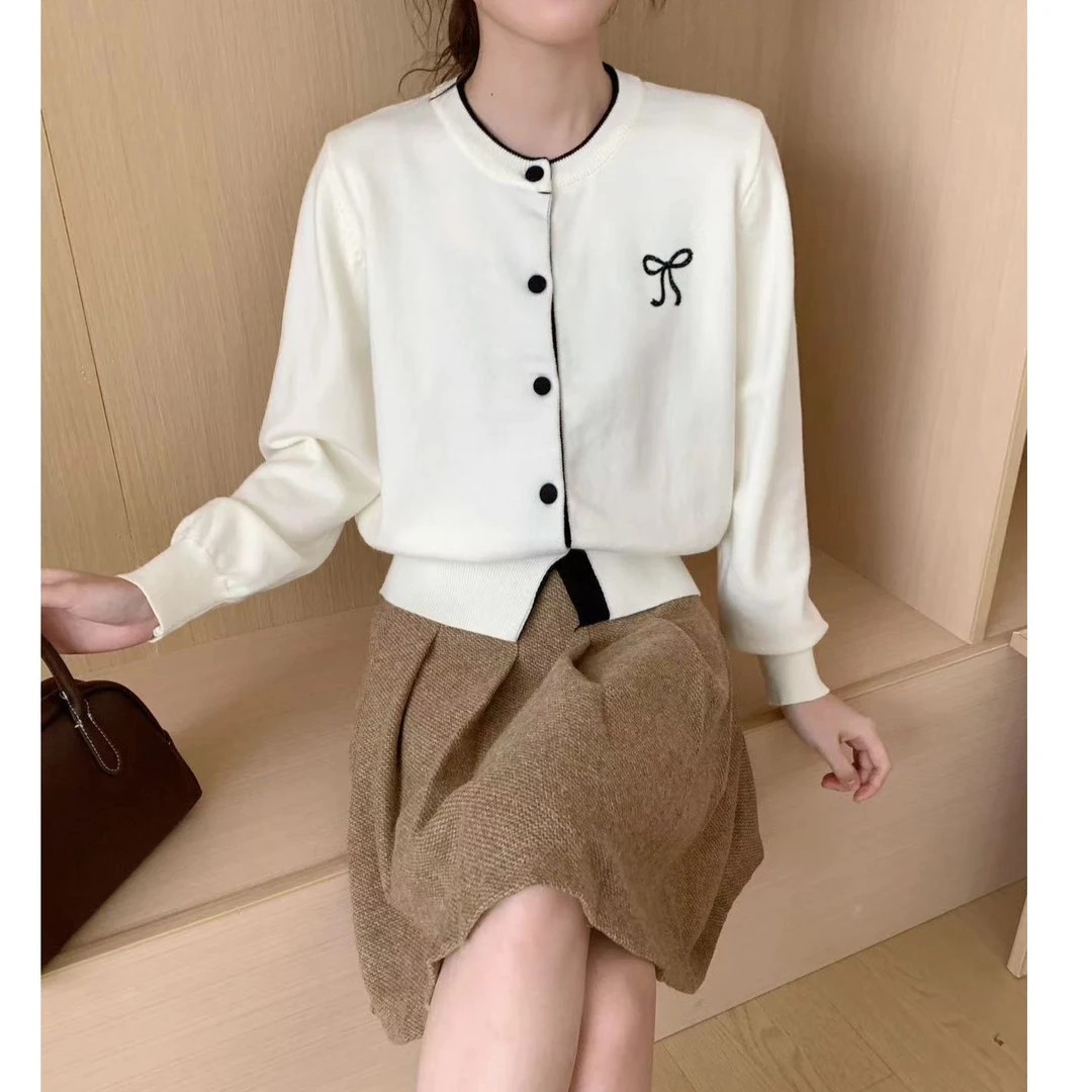 韩曼惠简约韩系蝴蝶结针织开衫春秋女假两件刺绣上衣亲肤柔软外套